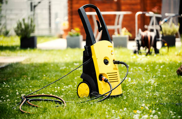 Best Driveway Pressure Washing  in Cleveland, MS